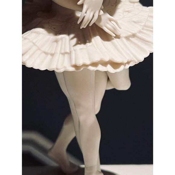 Franklin Porcelain Royal Ballet Sculpture “Swan Lake” 1977 Limited Edition - Picture 5 of 9